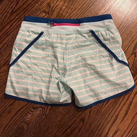 Ivivva speedy shorts - Picture 2 of 5
